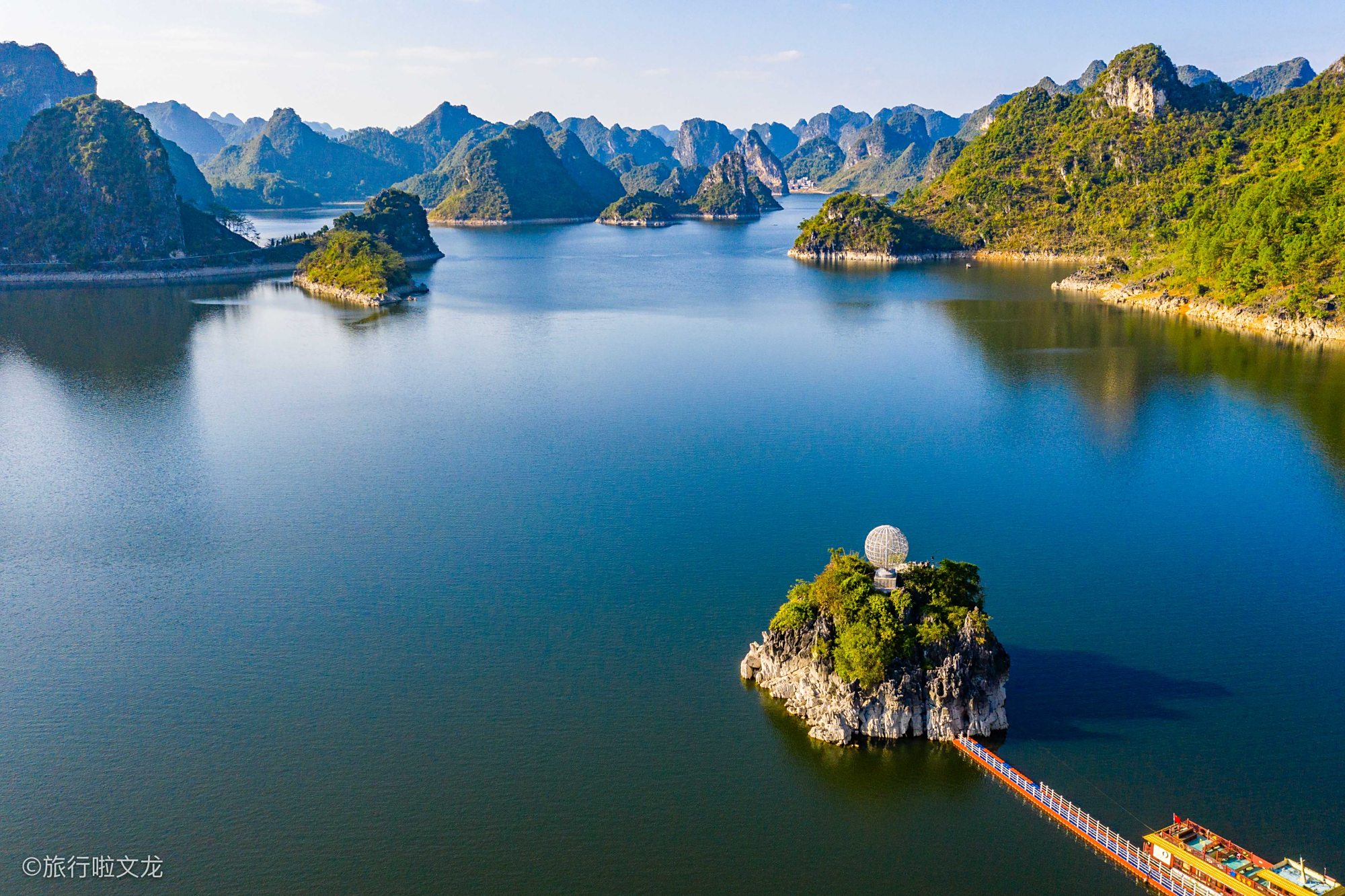 航拍大龙湖,14座孤岛是人间仙境,中国的下龙湾