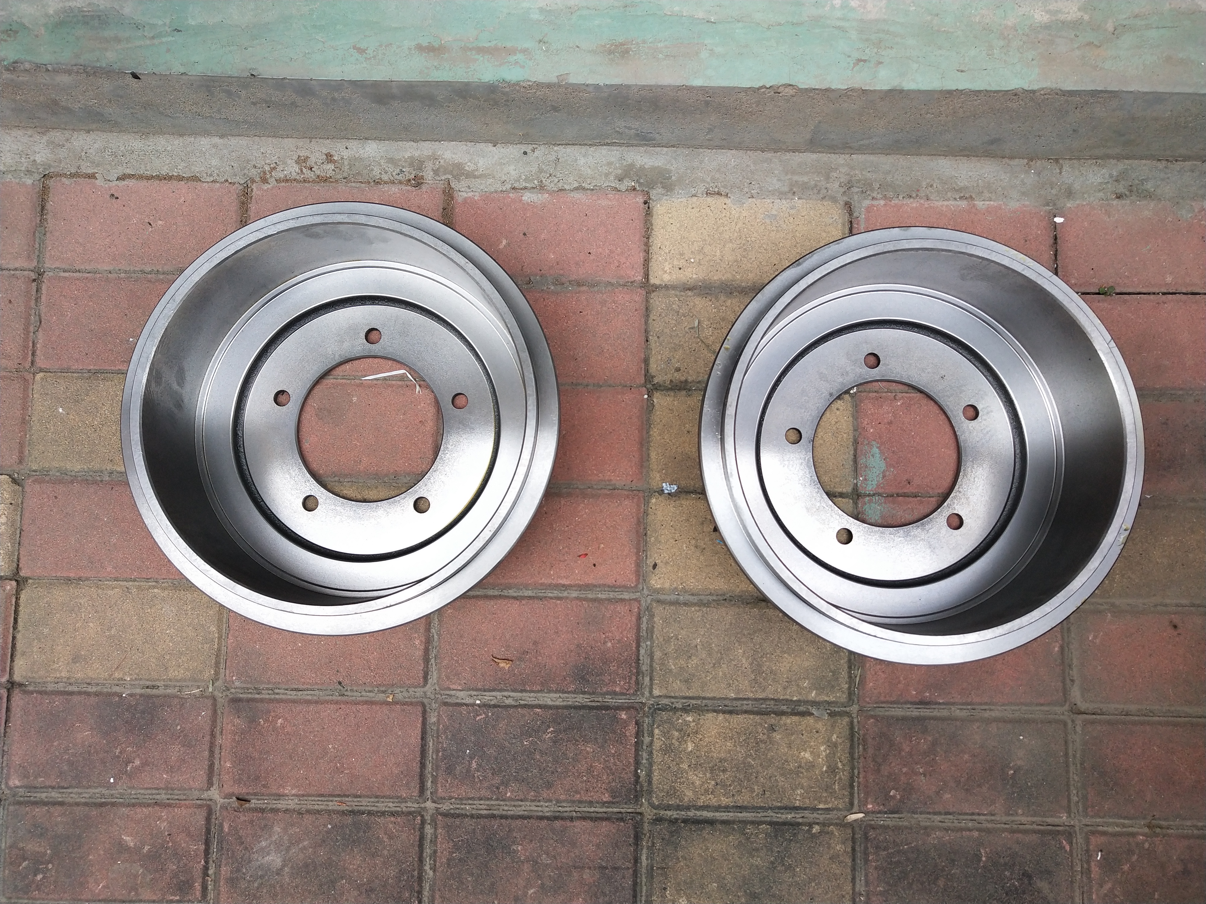 东风多利卡凯普特福瑞卡途逸御风后桥壳总成制动鼓刹车盆刹车锅