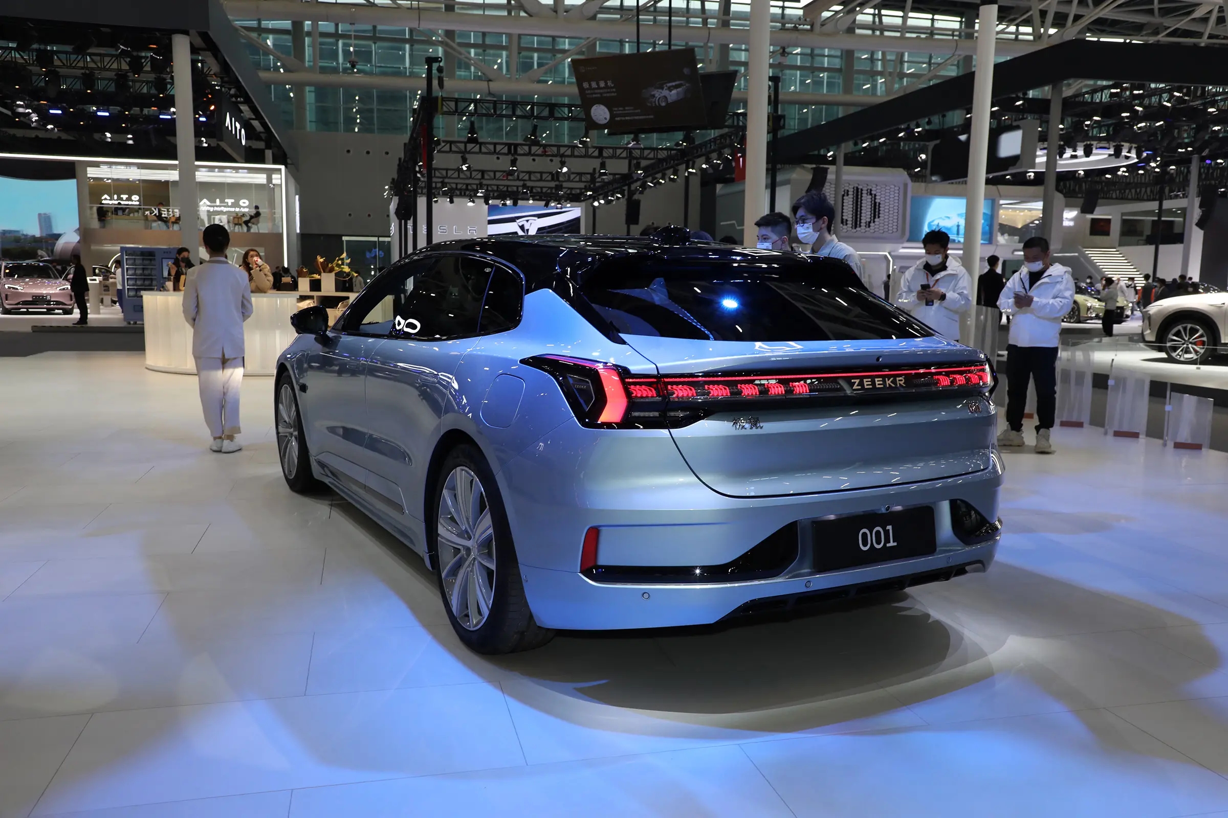 2023款极氪001 we版 100kwh:展现科技感与豪华的电动汽车