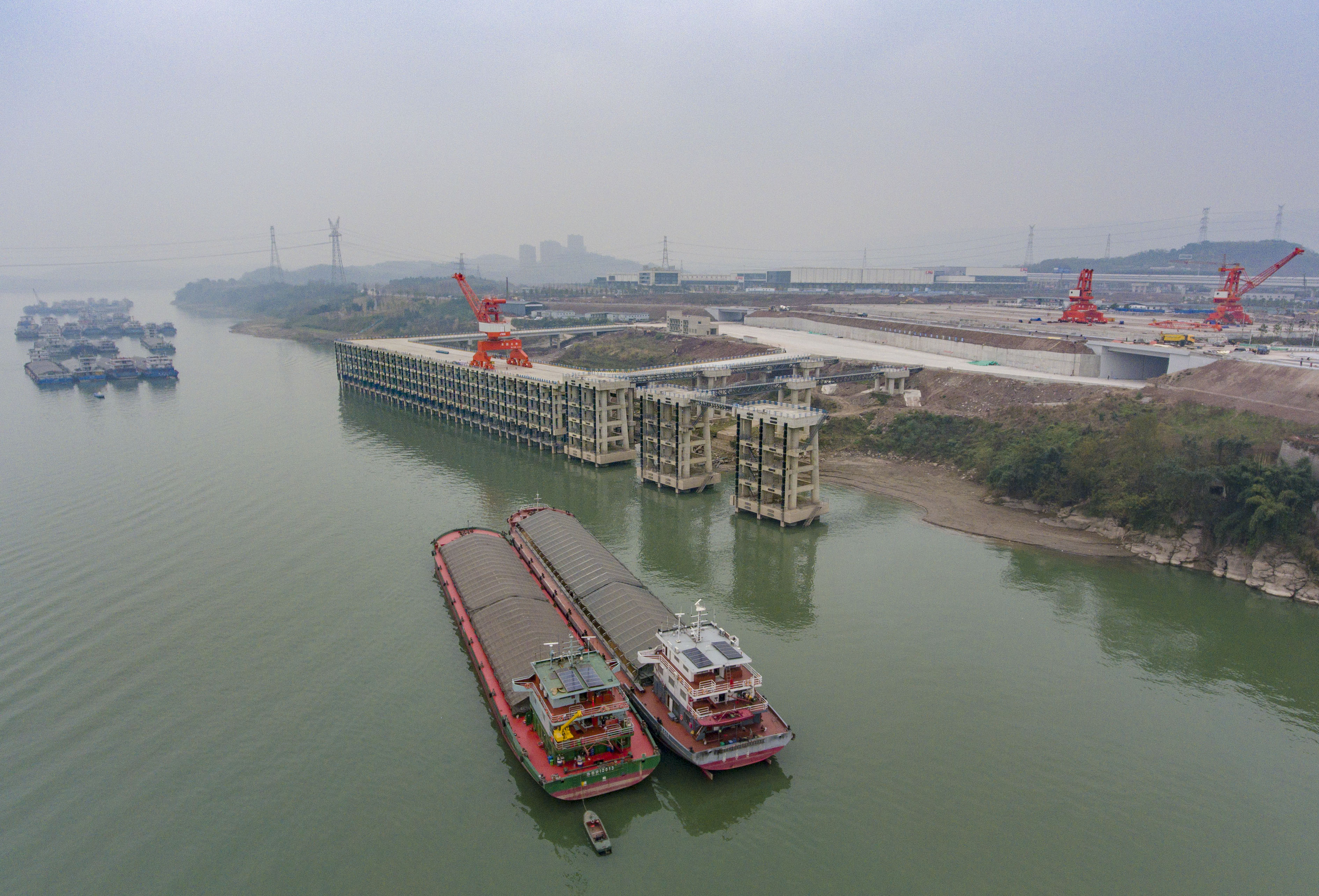 重庆港主城港区果园作业区重大件码头预计6月投用