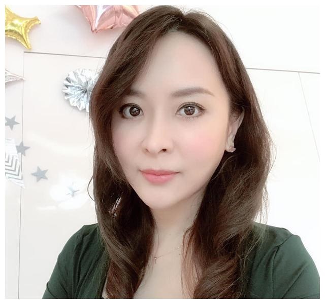 丈夫出轨亲妈,台湾女艺人蒋萍哭诉多年痛苦,称已断绝关系