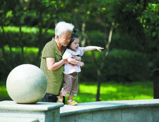 老人是否爱孩子,从日常细节能看出来,面子工程再好也白搭