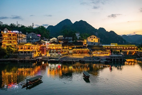 秀山推动边界治理 古韵"边城"引客来