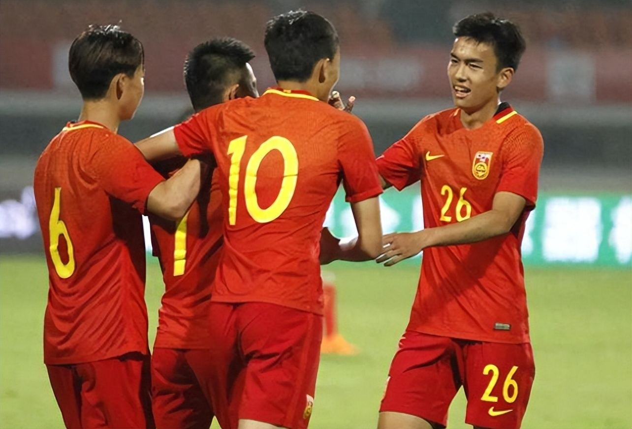 没起猛,这是真的!中国男足胜日本队夺得冠军!