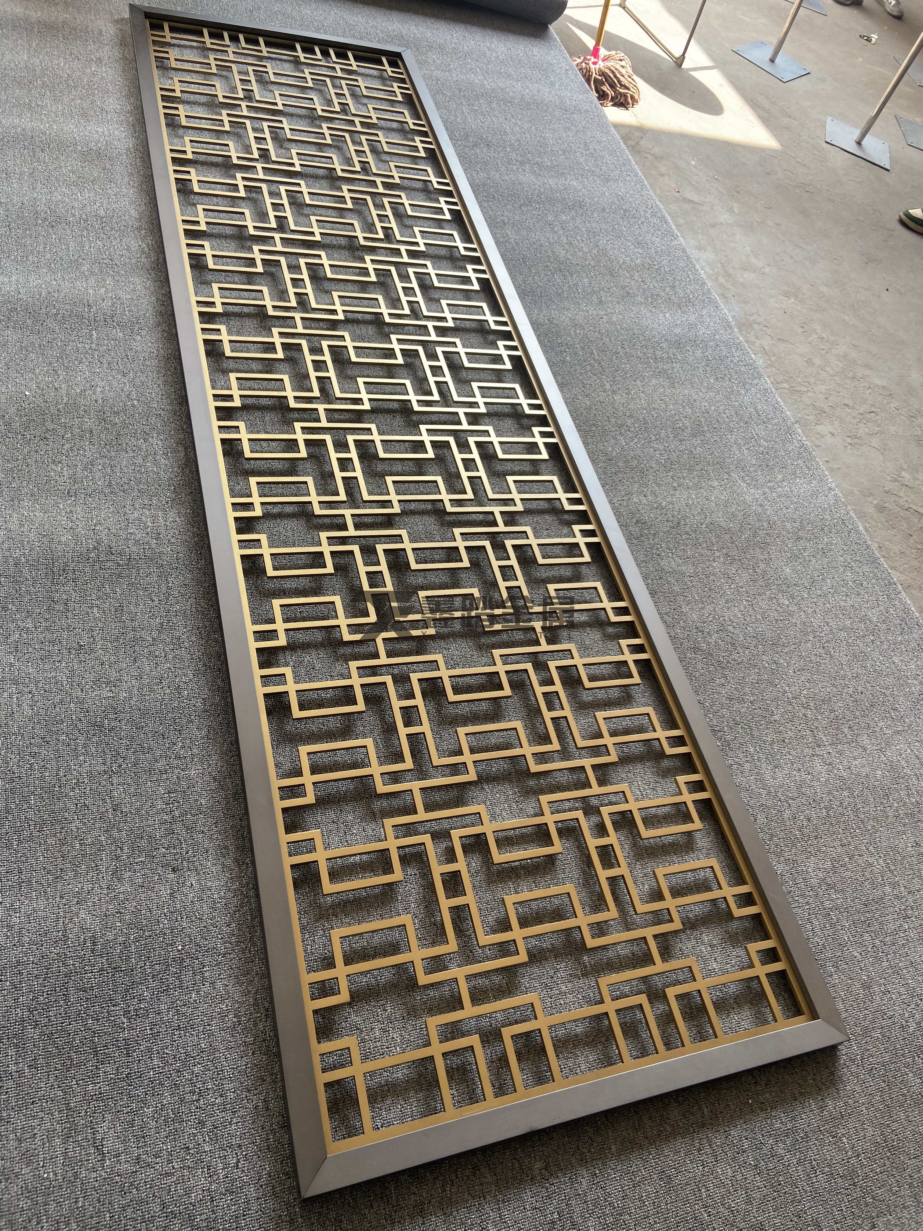 不锈钢屏风,双色金属激光背景墙流行的步伐