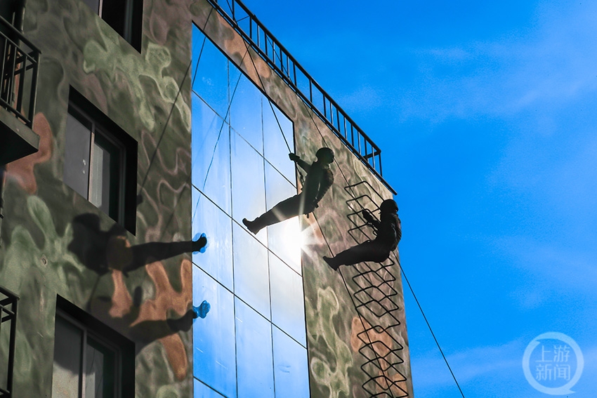 热血练兵场,武警特战队员多课目训练提升实战化能力