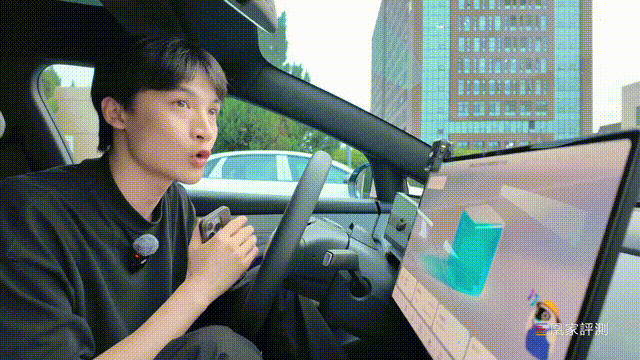 小鹏M03 vs 日产N7：一场关于“沙发”和“芯片”的战争｜凰家智车局-有驾