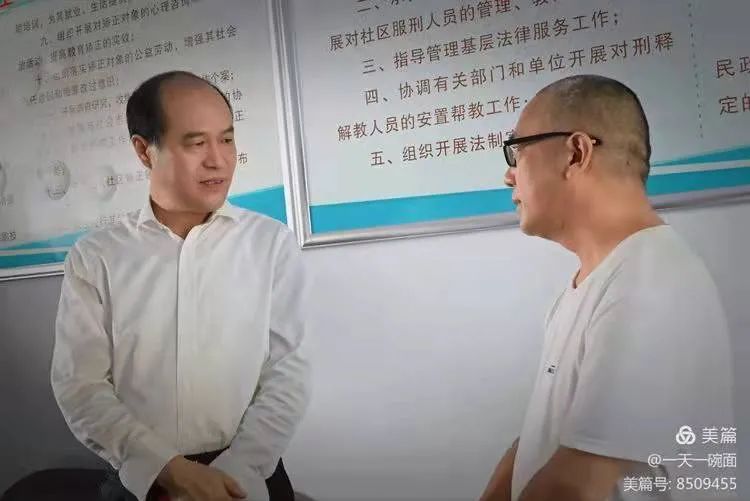 多年从事平安建设工作,汤立明也形成了自己的一套工作方法,那就是注重