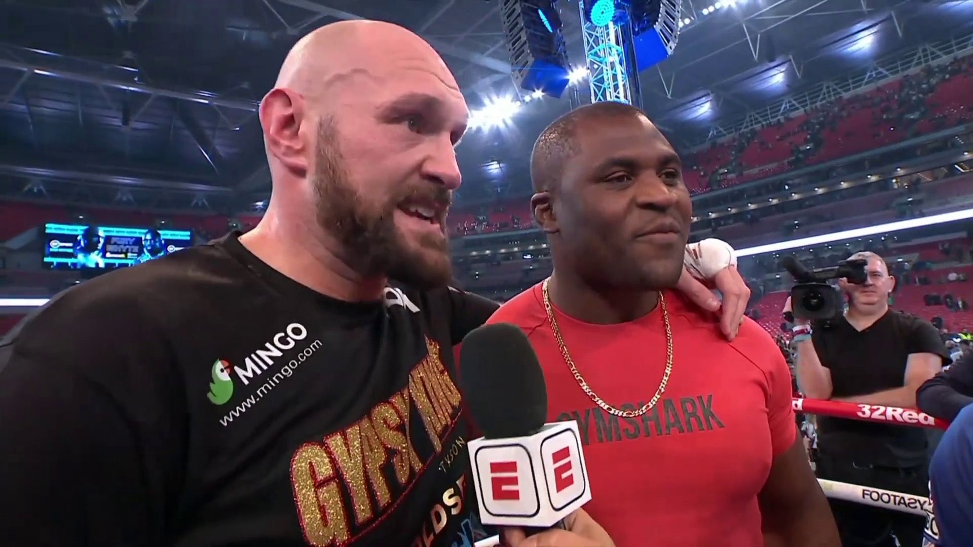 铁血渴望与ufc续约,但"与富里的拳击赛必须是合同的一部分"