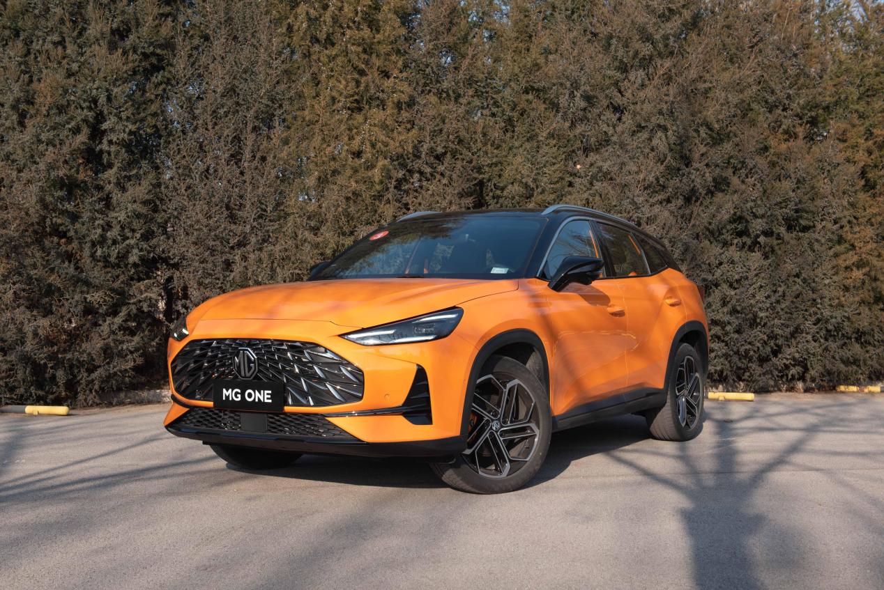 年轻男生的专属座驾,试驾上汽名爵mg one