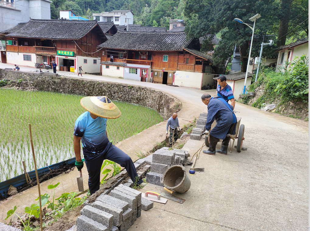 和美城乡 四大行动|丹寨县南皋乡湾寨村:传递和美城乡接力棒 奋力谱写