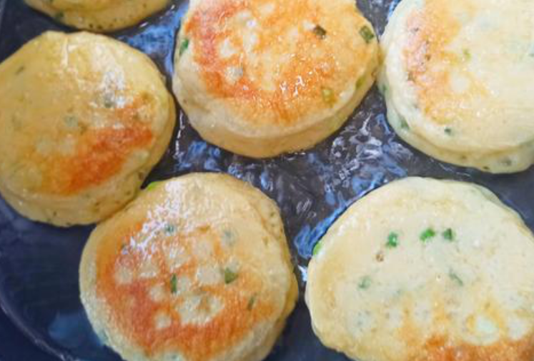 香酥可口的炸茄饼,比肉还好吃,早餐吃面食,香酥脆口,味道赞