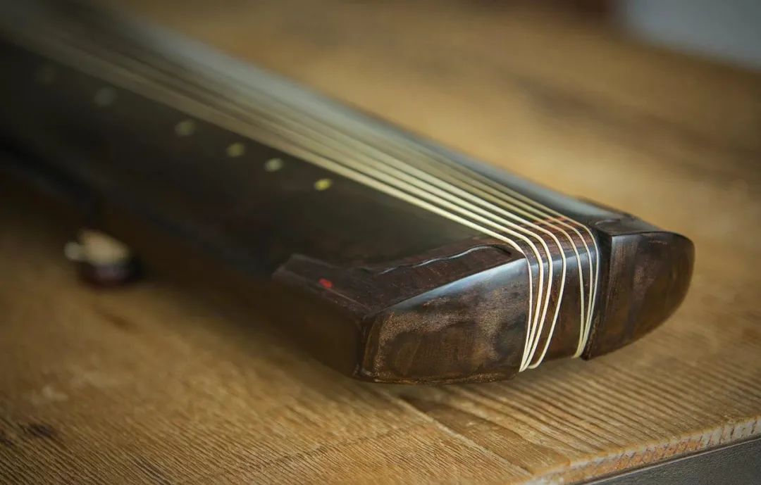 草木有本心——兼記鄭氏秦琴式古琴