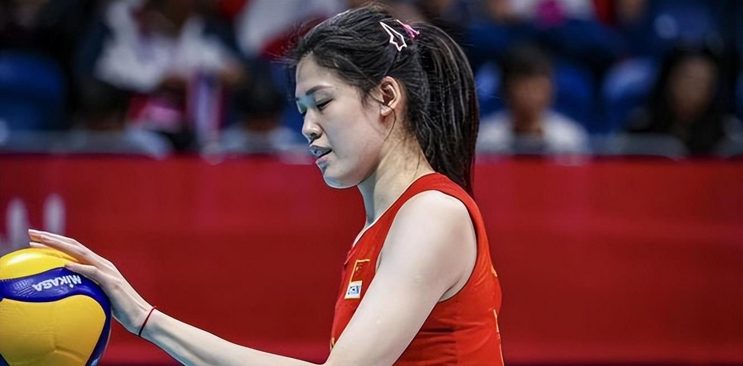 中国女排夺冠高兴早了,李盈莹赛后突传坏消息,蔡斌任性付代价!