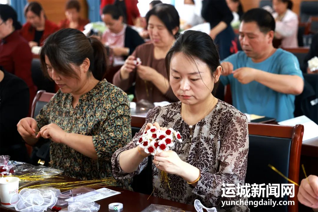「运城新闻」感恩母亲节·平陆县文化馆举办"岁月情长·感恩母亲"手工