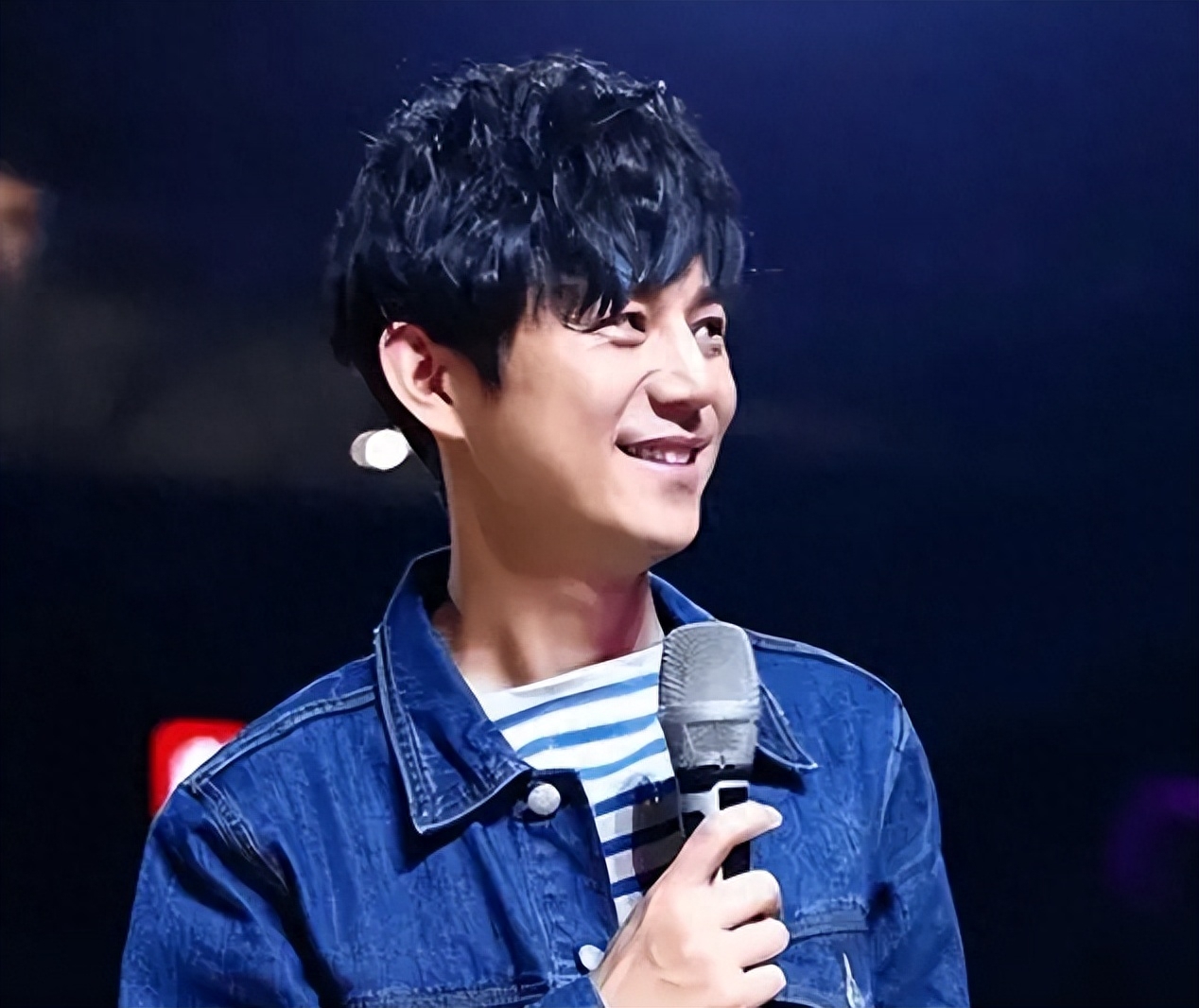 被女保姆实名举报,法院一审判决败诉,何炅并不承认