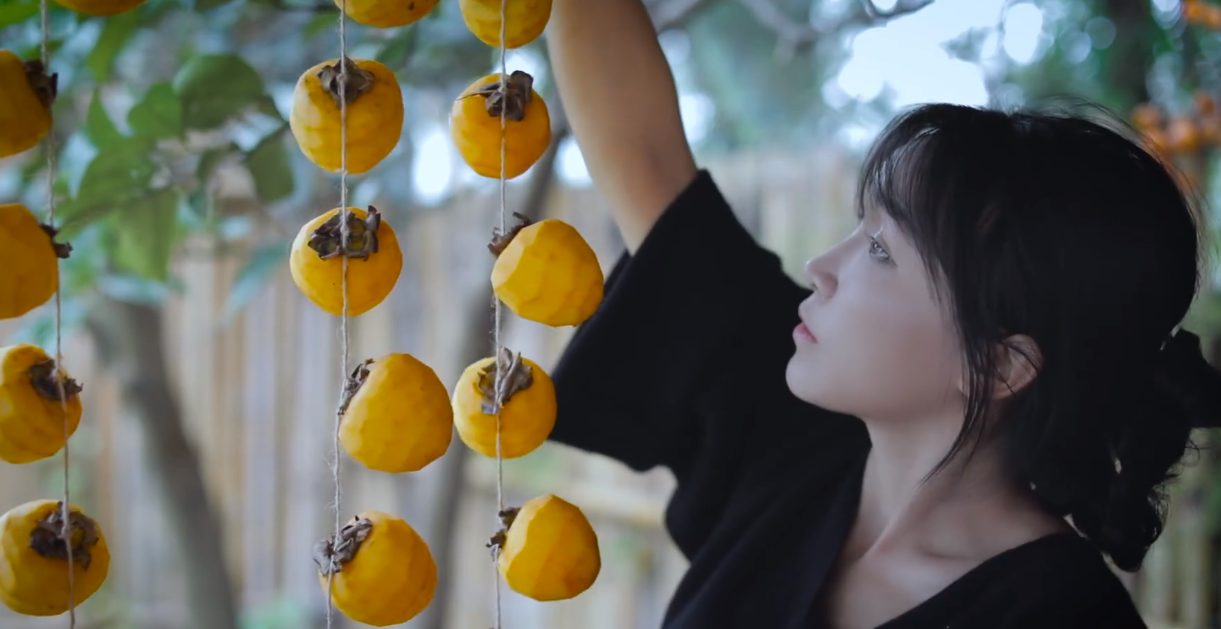 继泡菜事件后,网红李子柒做柿子饼的视频,也被韩国网友"攻陷"