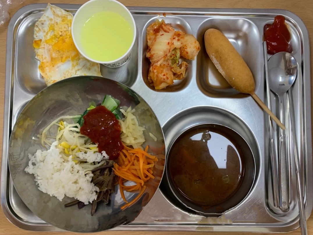 韩国留学生公开"高校食堂餐",跟想象的有点不一样