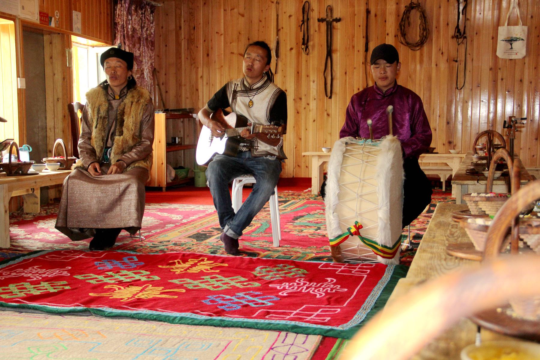 图瓦人可以是蒙古人也可以是突厥人?正确答案是:图瓦其实是地名