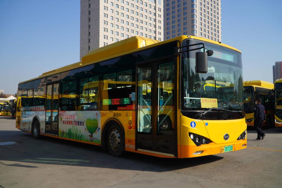 济宁城际公交全线恢复运行,市民自我防护意识较强