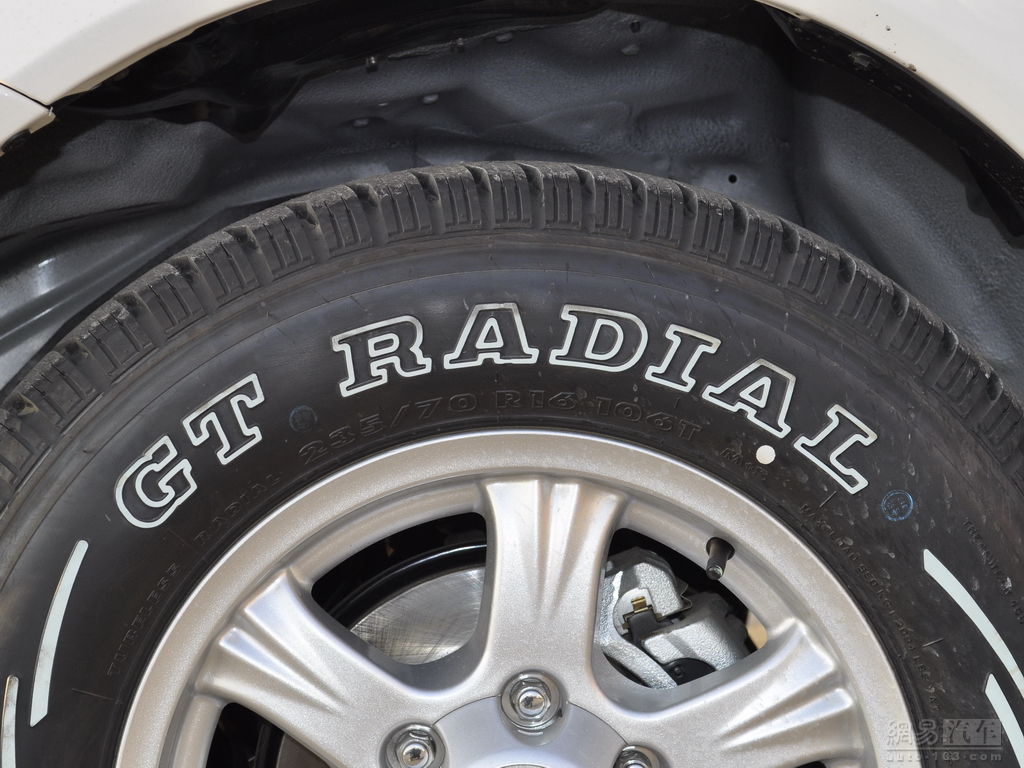 红旗h5的轮胎是什么型号的?