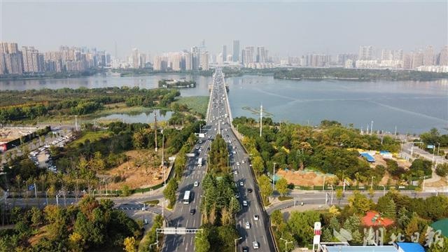 武汉江城大道新增3座人行天桥