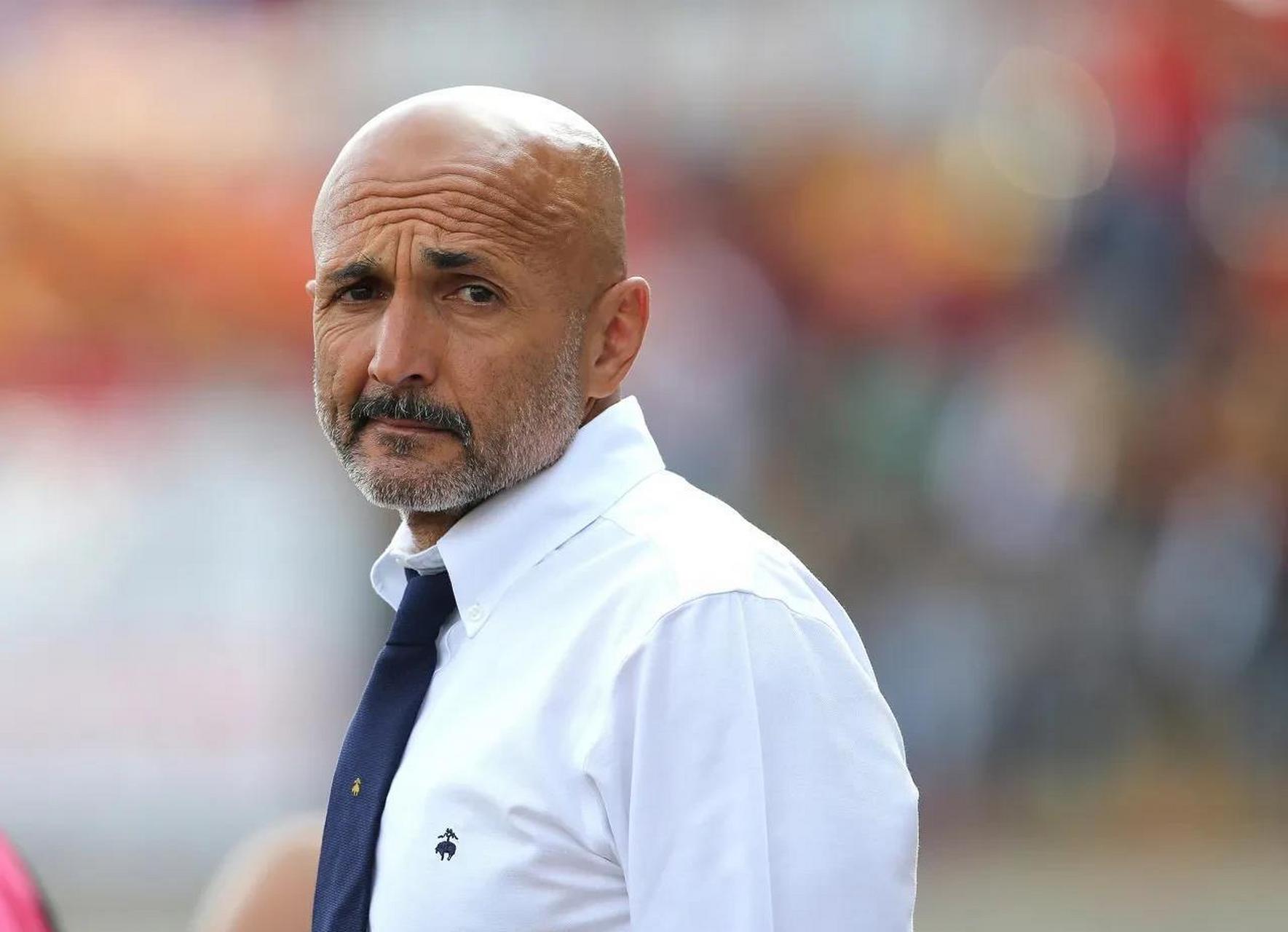 那不勒斯主帅斯帕莱蒂将会续约两年,不过球队老板德佬打算把主力中锋