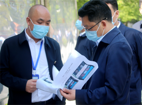 怀化│贺遵庆一行深入洪江市黔阳一中调研指导工作