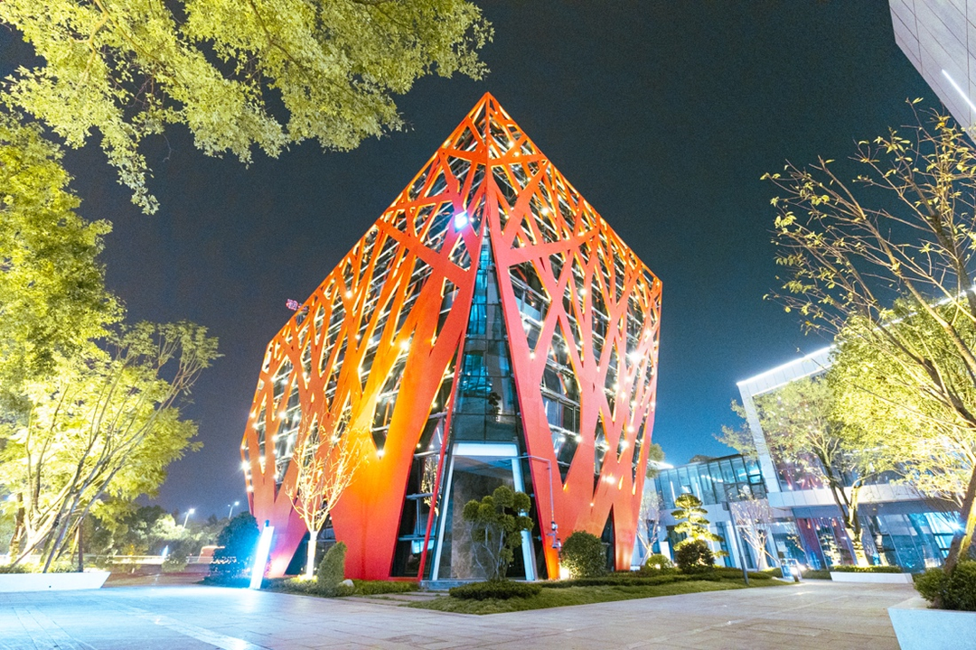 迎接科博会 绵阳国际会展中心"变装"|图集