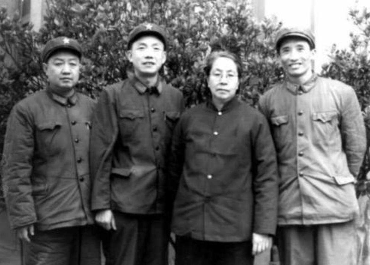 彭启超初见伯伯,彭老总就对他说:如果我有问题,你就对我开枪