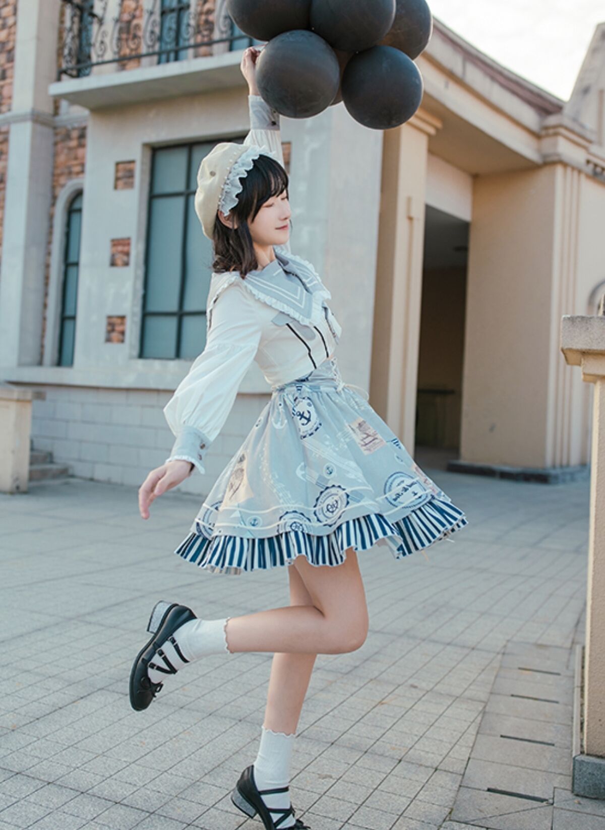 lo娘把洛丽塔做成"校服",简约又耐看,圈外人也爱了