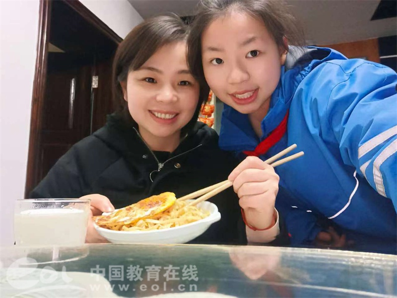 爱驻心田 花样表白 浙江省杭州四季青中学庆祝三八节活动