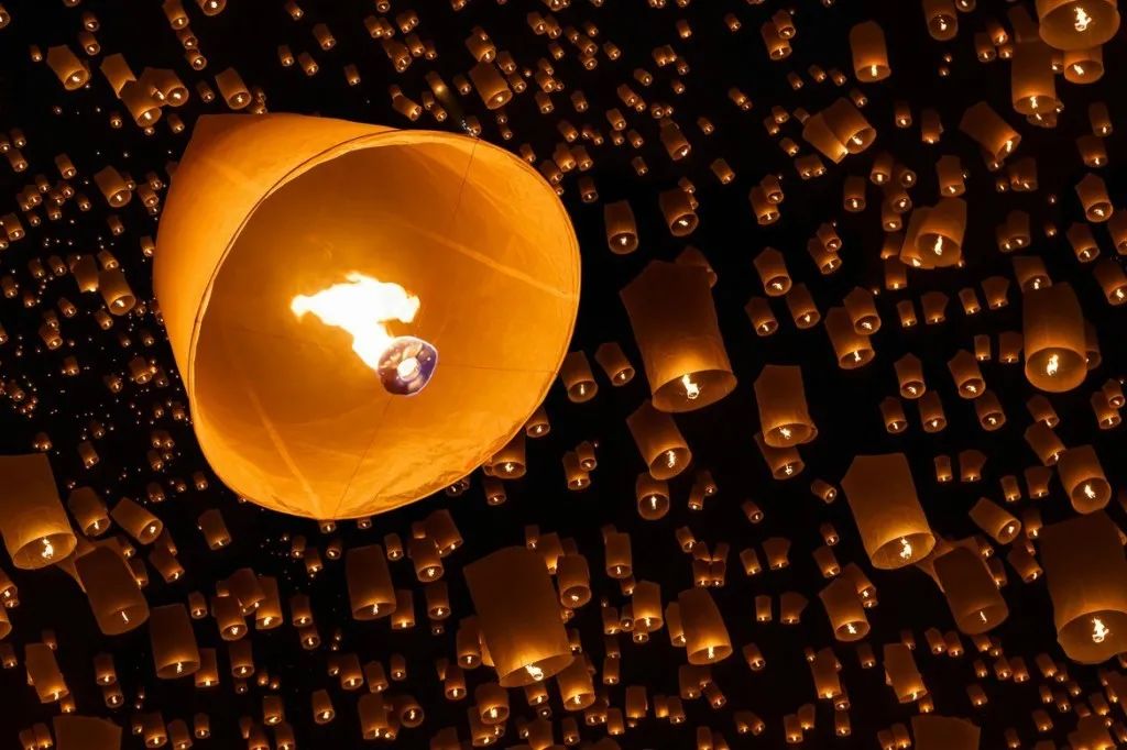 早读丨中元节:为天堂的亲人点一盏心灯