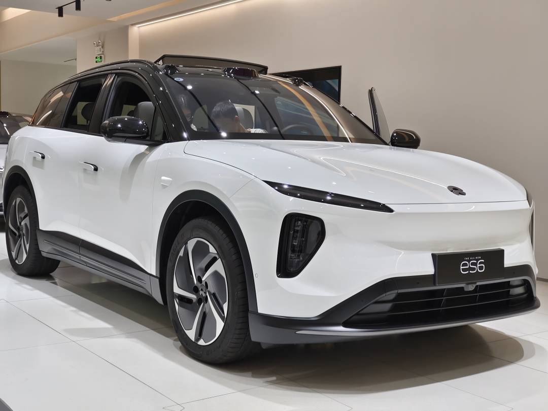 蔚来2023款es6初体验:浓浓的"蔚来味儿",性价比还不错