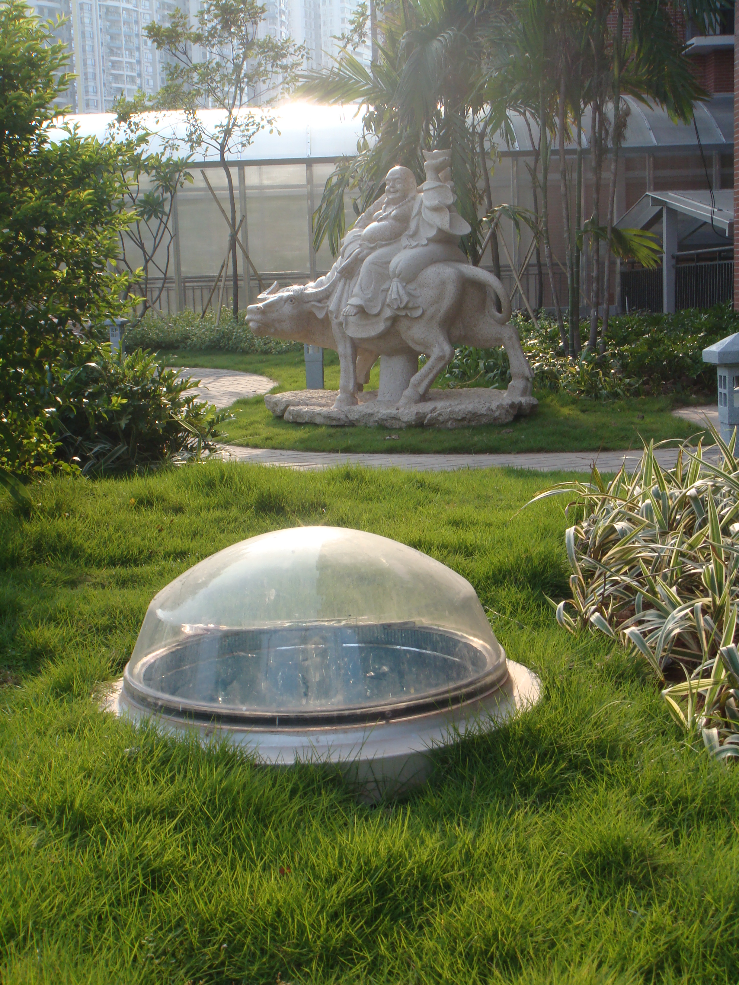 岭南湾畔中,积极引入导光管照明概念