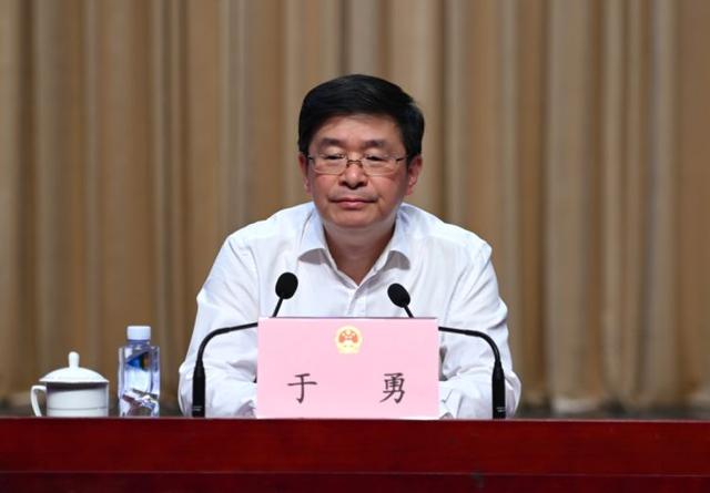 静安区第二届人大常委会召开第十四次(扩大)会议