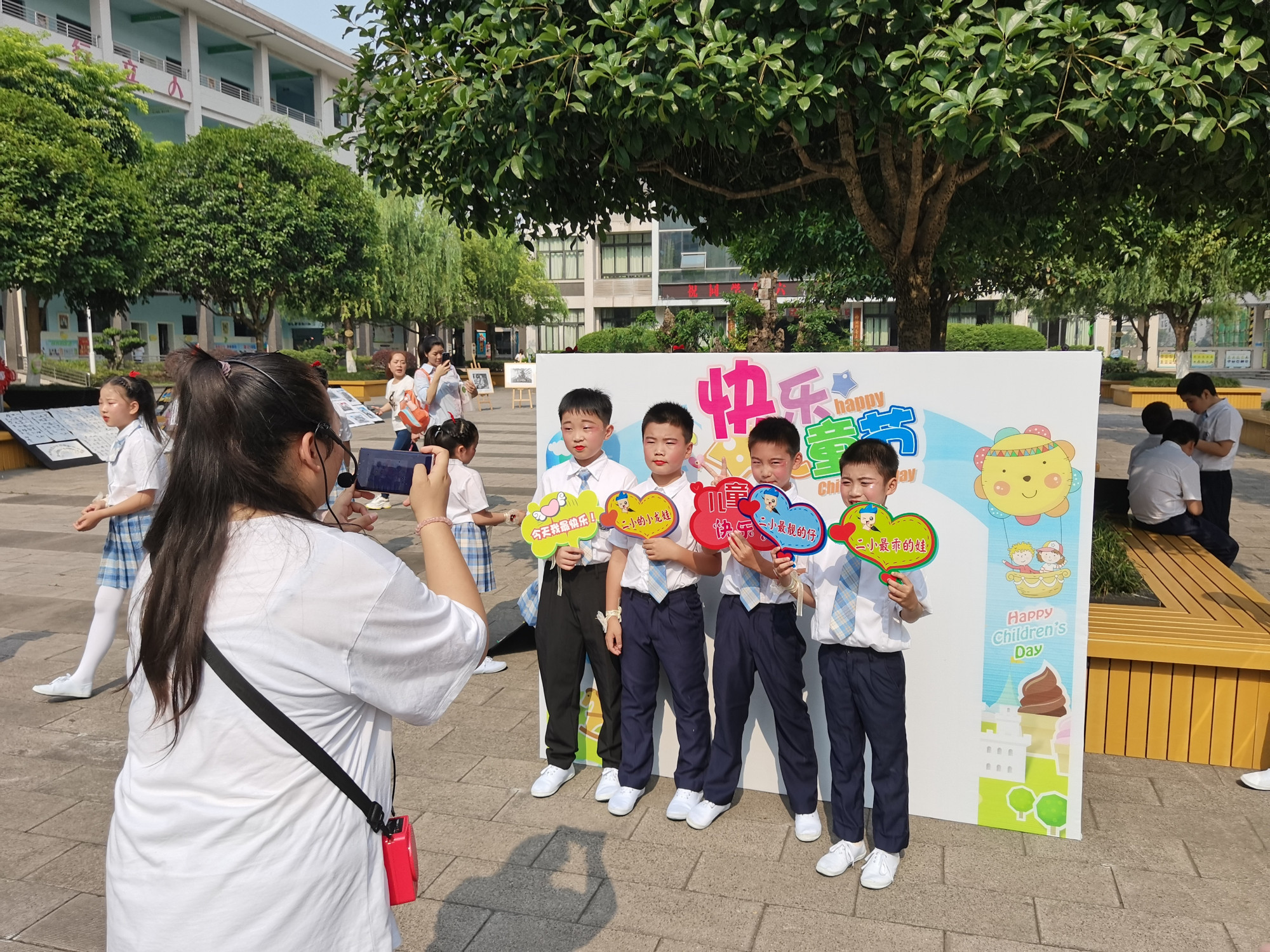 自贡沿滩二小:从小立志跟党走 做新时代好少年