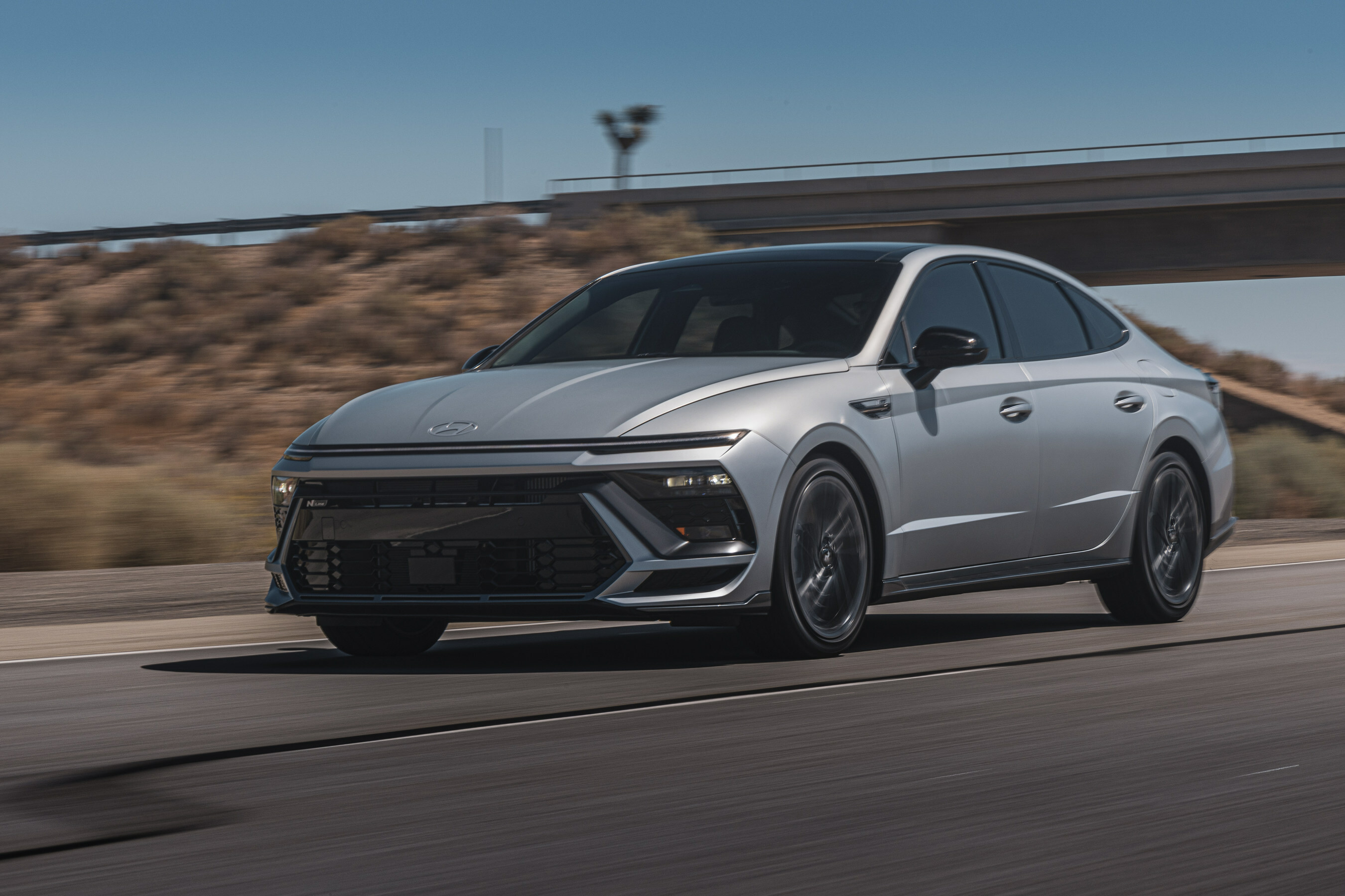 现代汽车北美公司推出新款索纳塔中型轿车