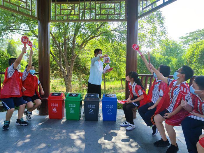 6月27日,茶澱街道九龍里社區聯合漢沽河西第三小學開展