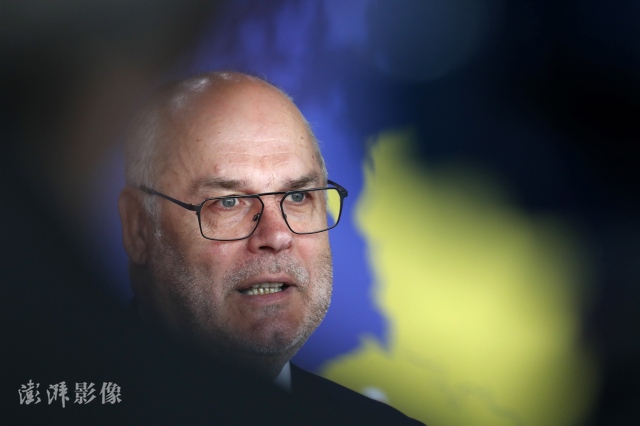 爱沙尼亚总统:不要"对抗"俄罗斯语言或文化