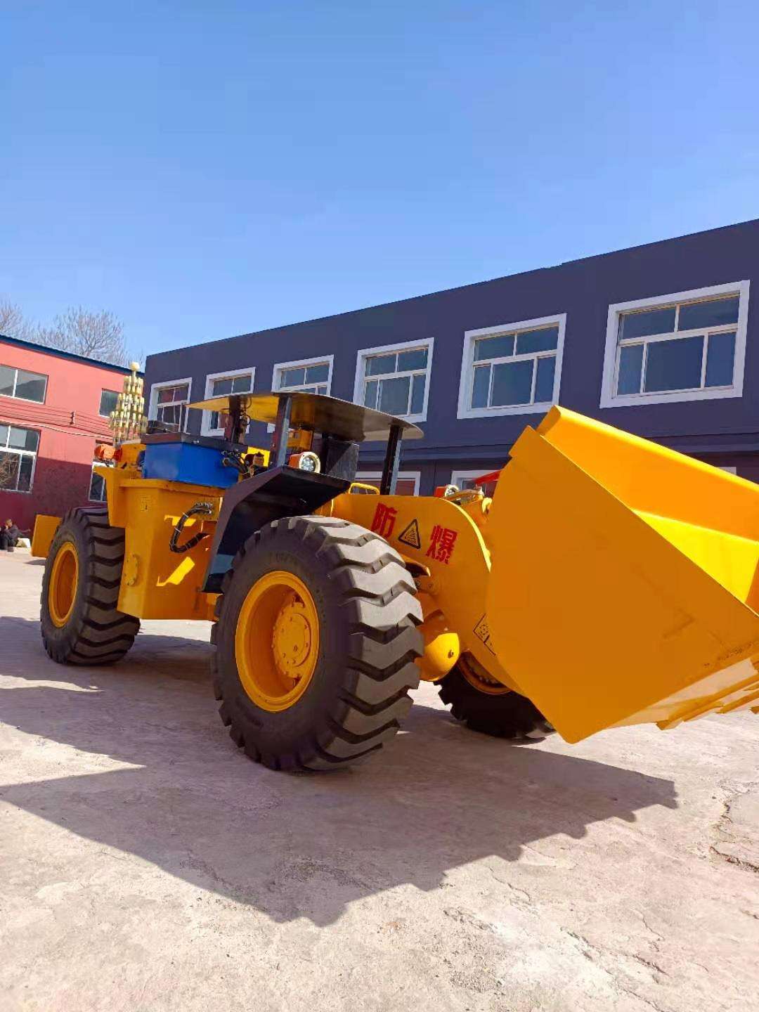 中瑞蔚蓝:wz30-25矿用挖掘式防爆装载机在巷道掘进排矸中的应用