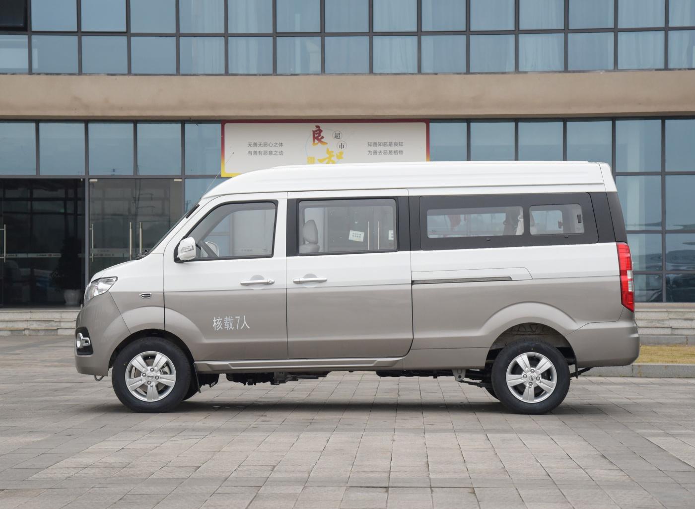 为什么年轻人喜欢开华晨海狮x30l?是因为知名度吗?还是其他优势?