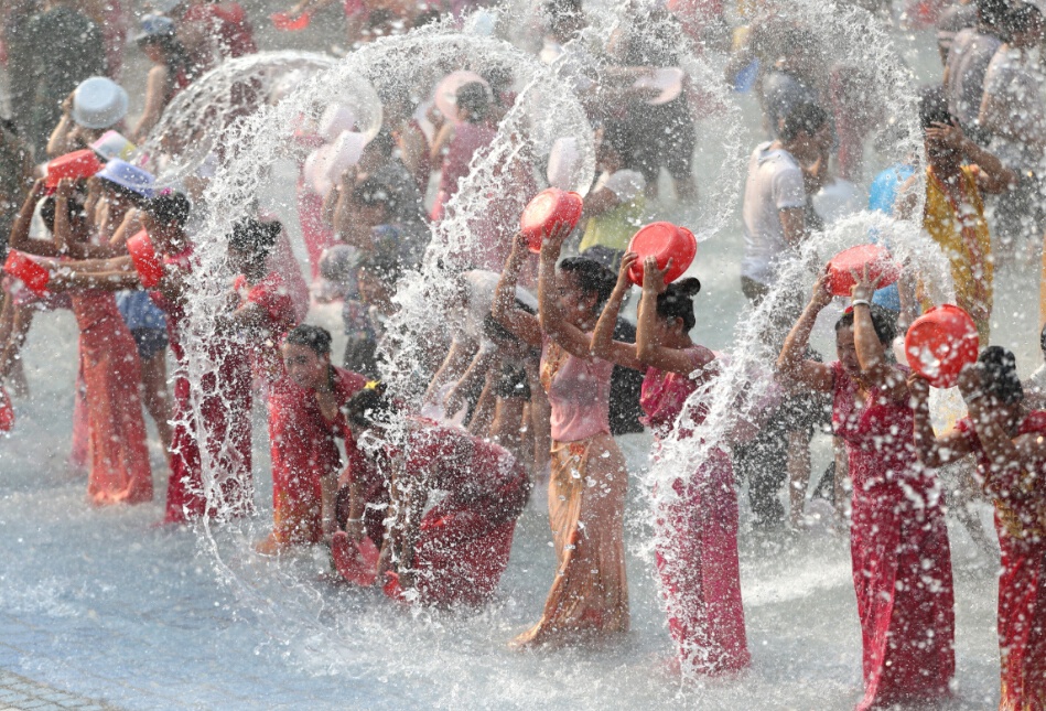 万千气象看云南·春暖花开彩云南丨在西双版纳,感受四月的狂欢