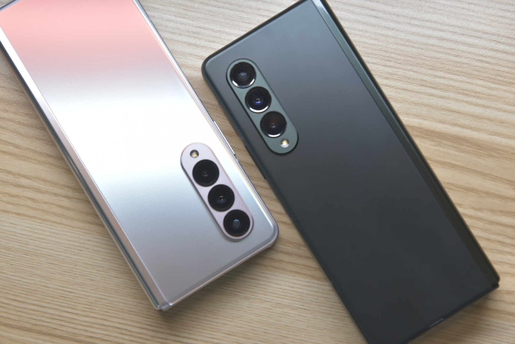 多项技术创新 开启折叠屏手机新体验 三星galaxy z fold3上手