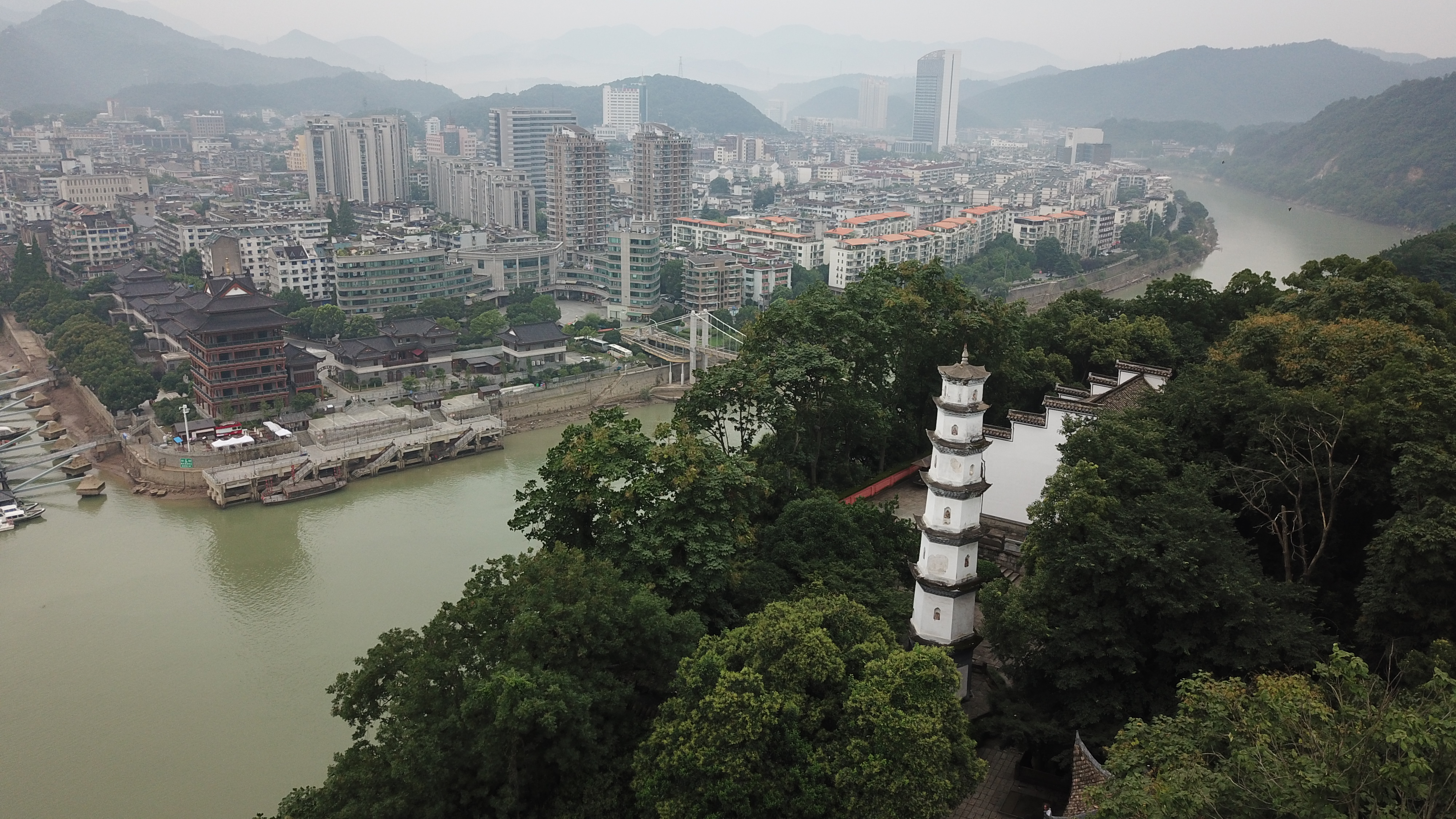 中国最美县城藏在浙江,全国的快递基本上都来自这里,景色很美