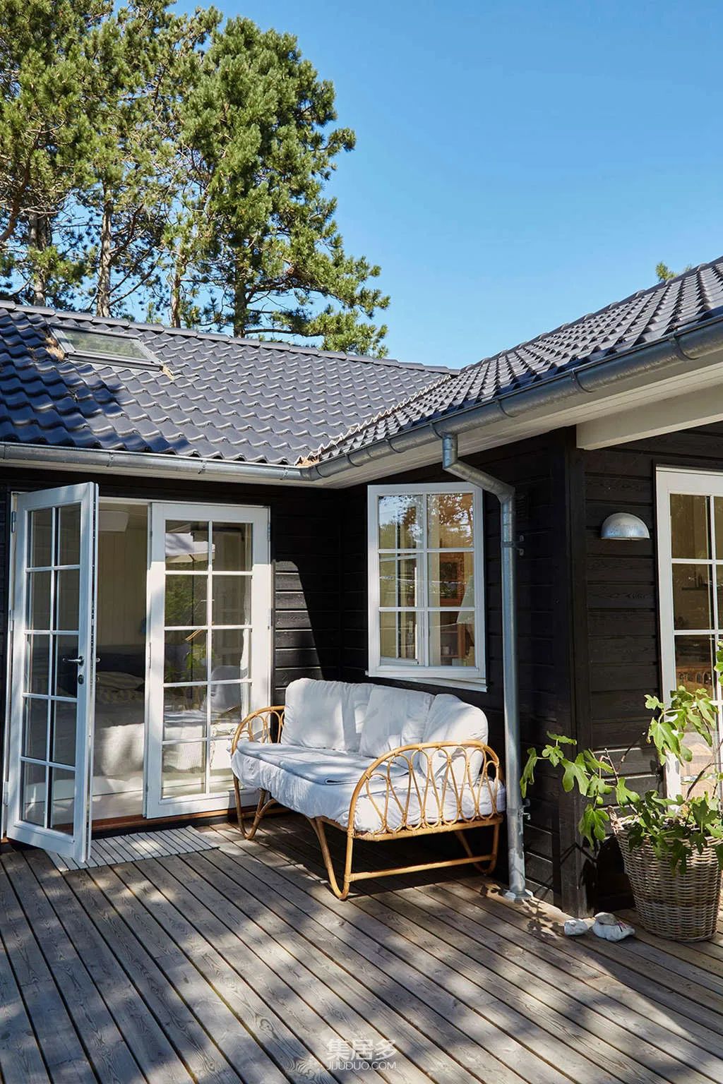 新鲜温暖的美妙丹麦小别墅