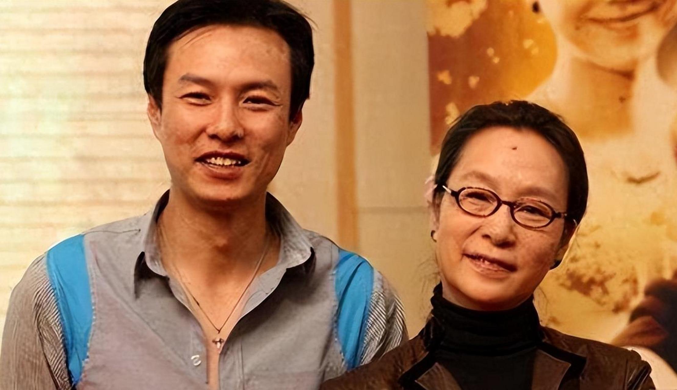 已经活成了一个笑话 奚美娟和周野芒原本是一对夫妻,但因为孩子流产和