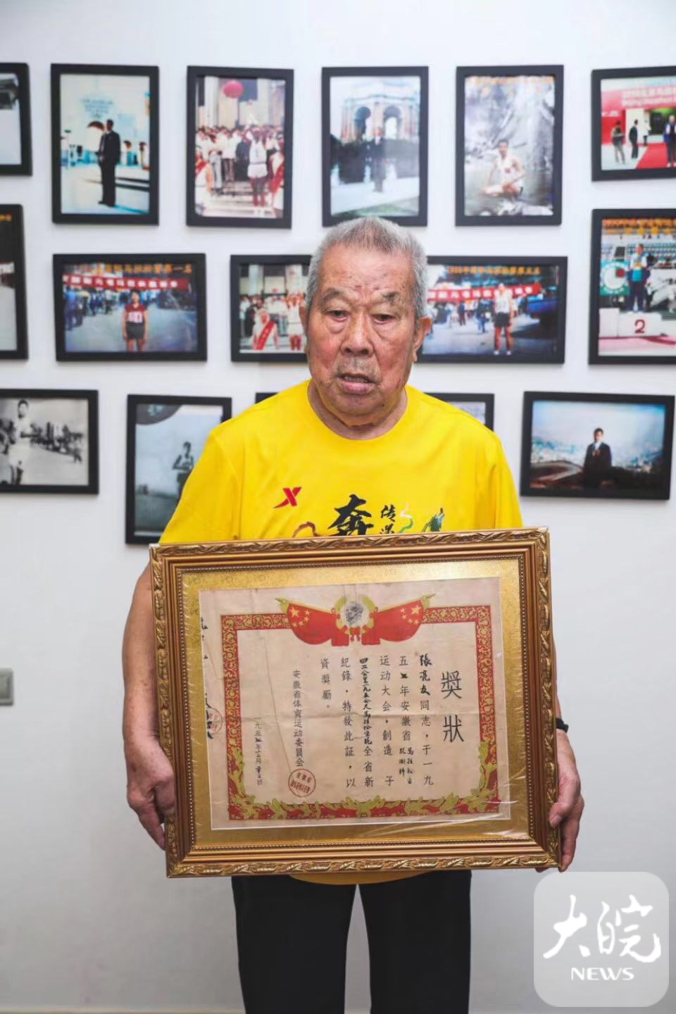 九旬高龄仍坚持跑步 "中国马拉松第一人"张亮友去世