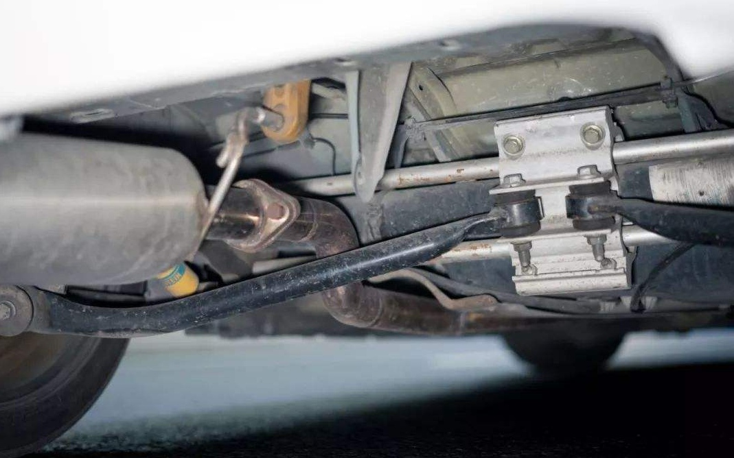 标致206扭力杆调节