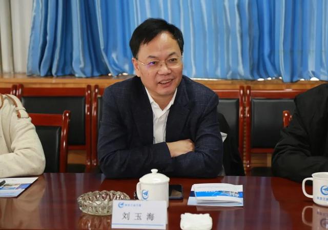 无锡市交通产业集团到航空工业万里调研交流